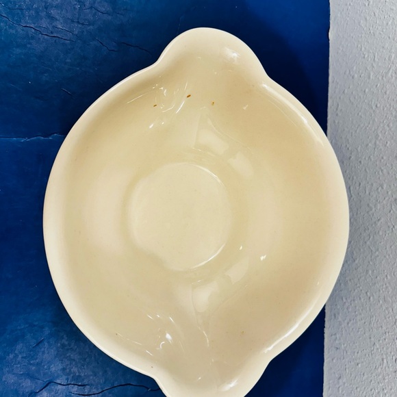 DELTIS Stoneware Serving Bowl White 9 inch with Pour Spouts Portugal - Picture 2 of 7